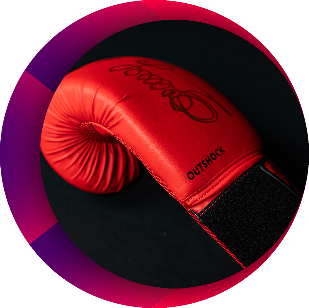 OLEKSANDR USYK – SIGNED BOXING GLOVE